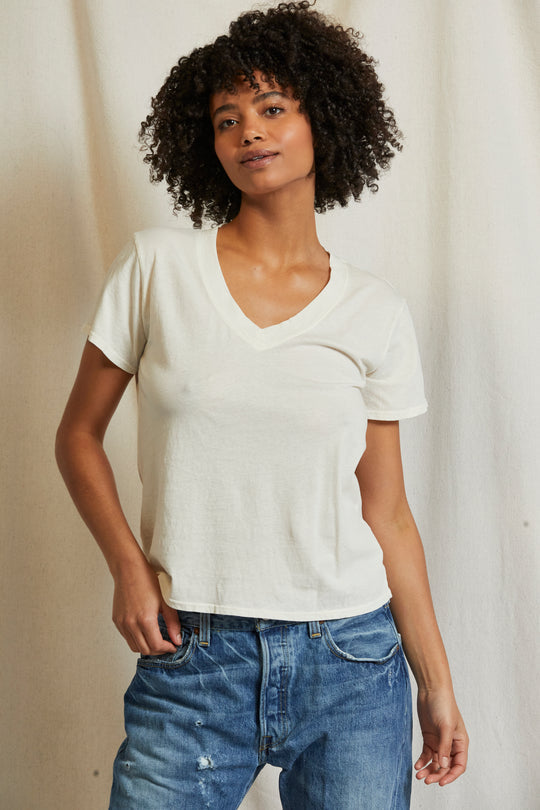 PERFECT WHTE TEE HENDRIX BASIC V - BRIGHT IVORY T69