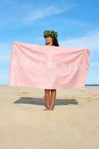 ALOHA DE MELE TOWEL - NAUPAKA KUAHIWI