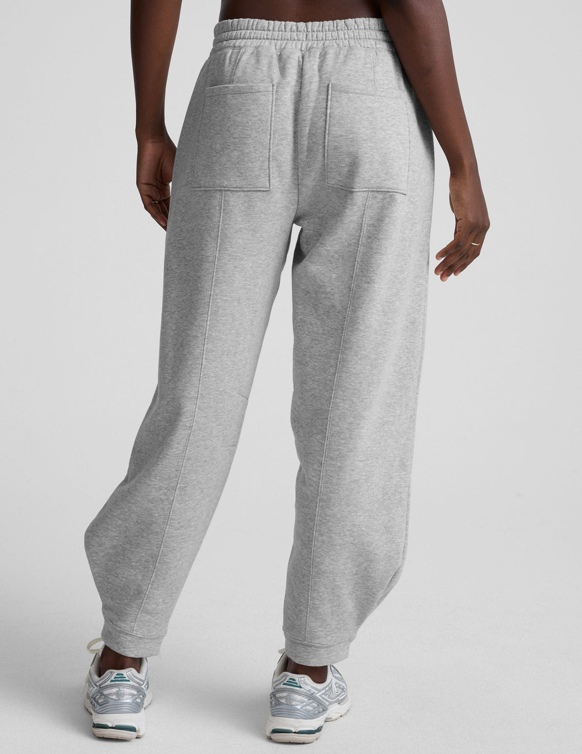 BEYOND YOGA LUXE FLEECE BARREL SWEATPANT - LIGHT HEATHER GRAY NF1293