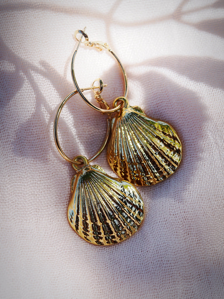 KE ALOHA JEWELRY STATEMENT LARGE GOLD SEASHELL HOOP EARRINGS - KAIAPO