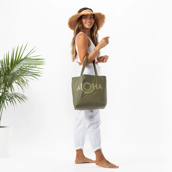 ALOHA COLLECTION REVERSIBLE TOTE / CAMO / HUNTER/OLIVE