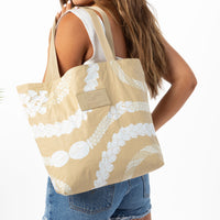 ALOHA COLLECTION REVERSIBLE TOTE / NI'IHAU PUPU SHELLS 24 / TREASURE ON DUNE