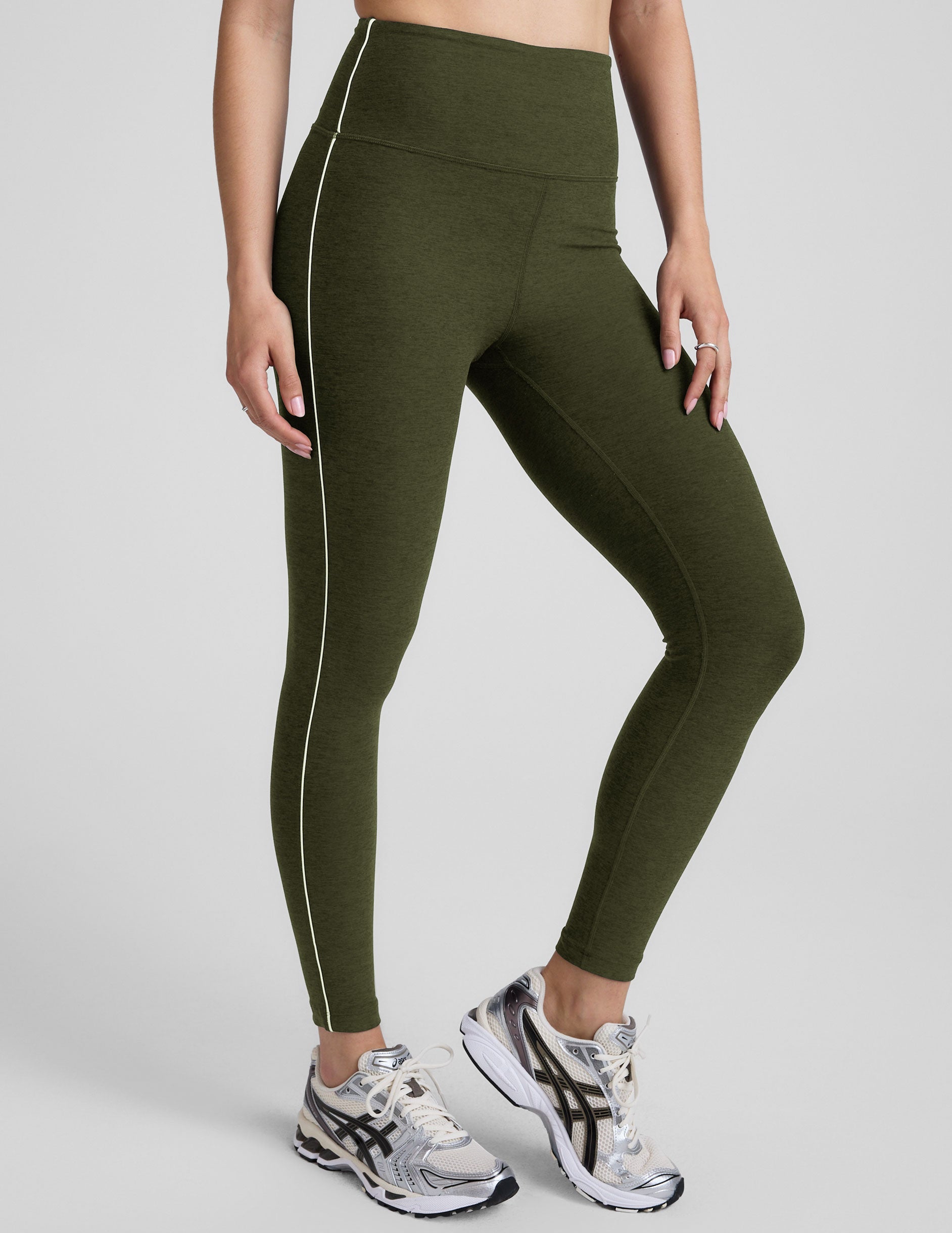 BEYOND YOGA SPACEDYE GO POCKET MIDI LEGGINGS - ARMY GREEN HEATHER