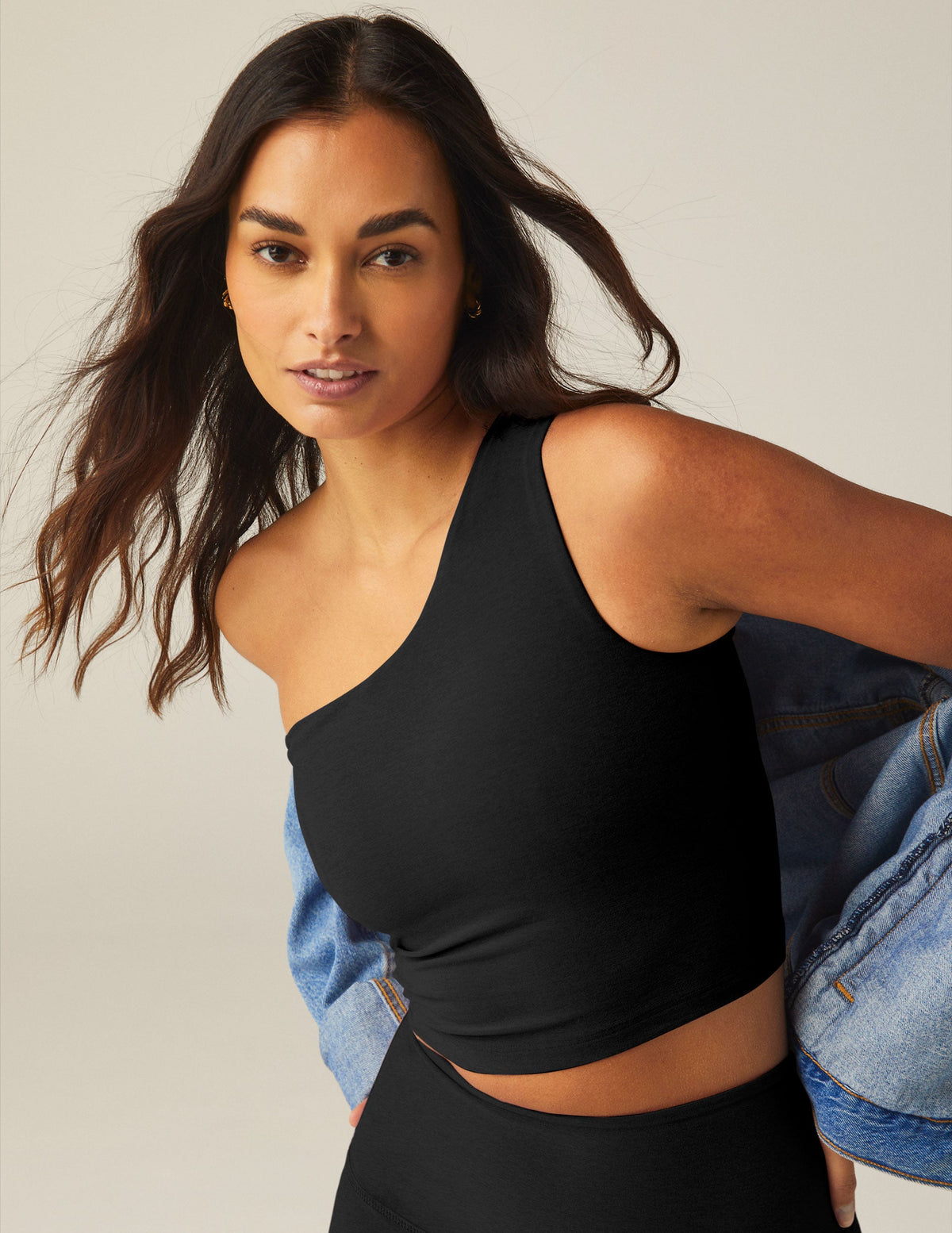 BEYOND YOGA SPACEDYE THE BOLD SHOULDER CROPPED TANK - DARKEST NIGHT SD4696