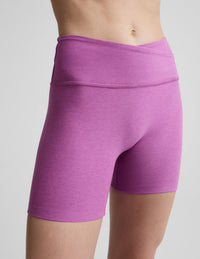 BEYOND YOGA SPACEDYE AT YOUR LEISURE 5" BIKER SHORT - FUN FUSCHIA HEATHER SD5234