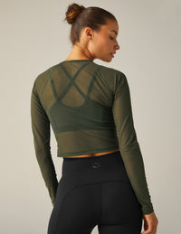 BEYOND YOGA SHOW OFF MESH LONG SLEEVE CROPPED TOP - MODERN OLIVE 7910