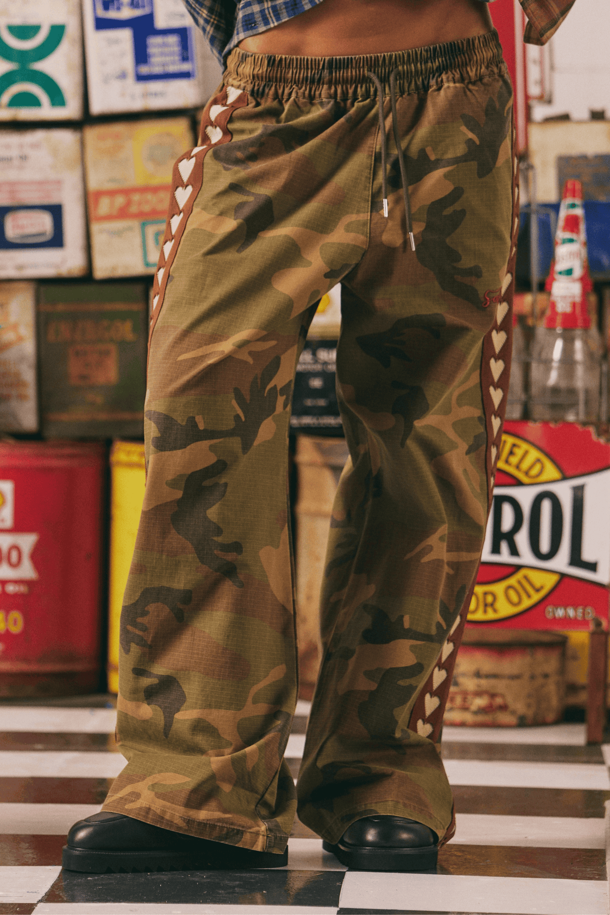 SABBI CANVAS HEART PANTS - CAMO