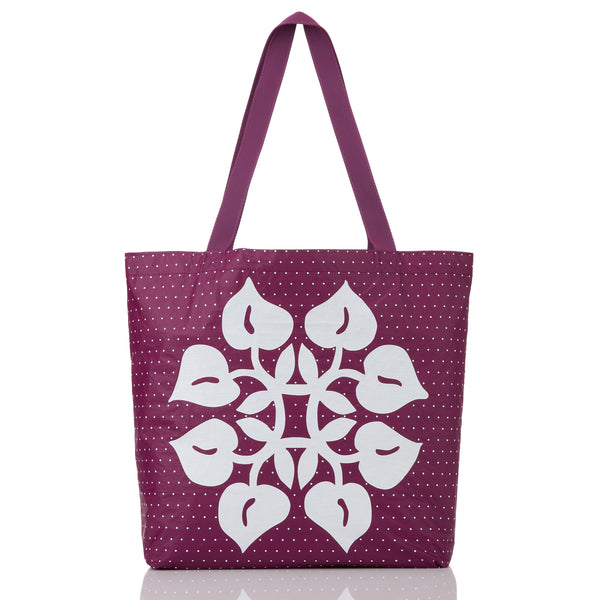 ALOHA COLLECTION REVERSIBLE TOTE / HILO DOT / PLUM