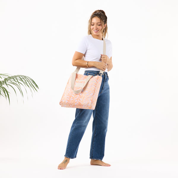 ALOHA COLLECTION DAILY TOTE / LEI STAND / PEACHY