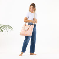 ALOHA COLLECTION DAILY TOTE / LEI STAND / PEACHY