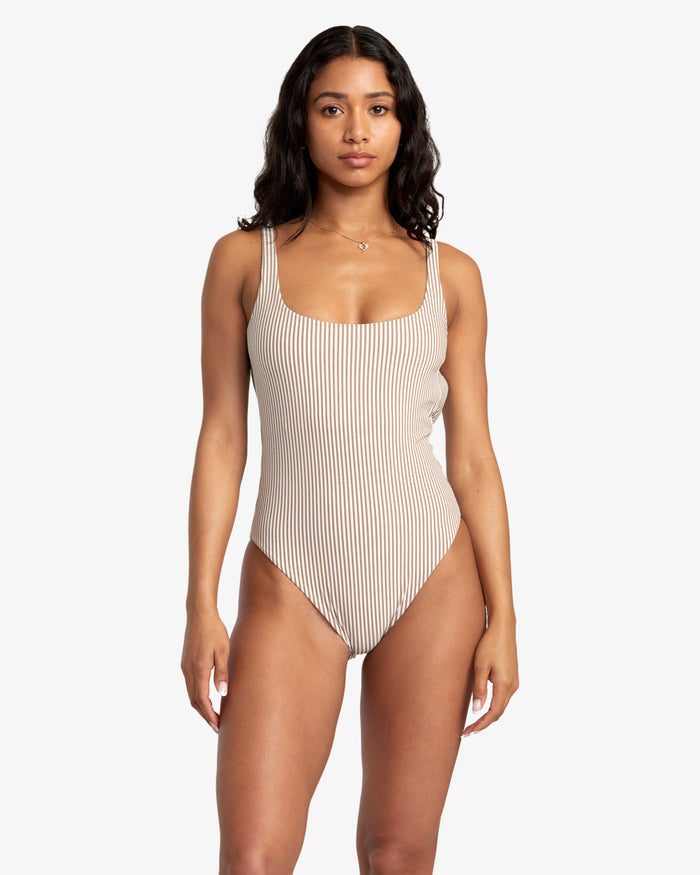 RVCA LINEAR STAPLE ONE-PIECE MED FRENCH SWIMSUIT - CPP0