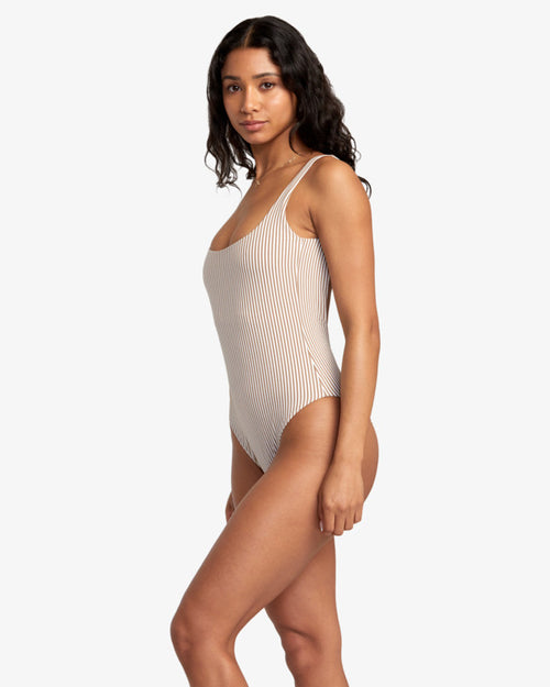 RVCA LINEAR STAPLE ONE-PIECE MED FRENCH SWIMSUIT - CPP0