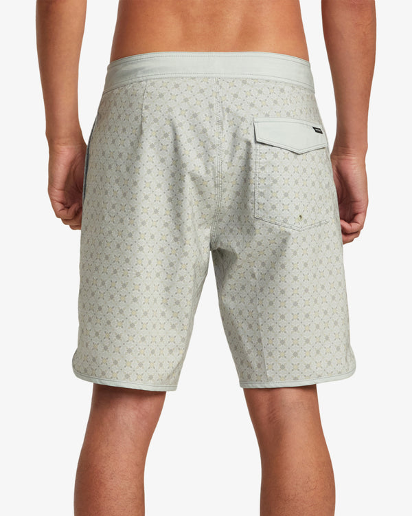 RVCA ARCH BOARDSHORTS 19" - MNT