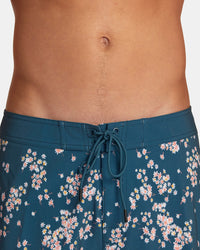 RVCA VA PIGMENT PRINT ELASTIC WAIST SHORTS - BRK0