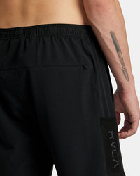 RVCA X OVER SHORT UTILITY SHORTS - BLK