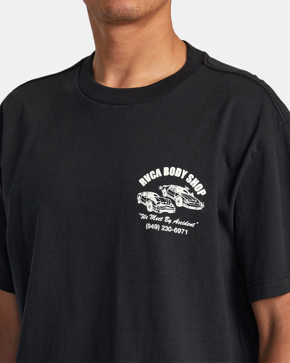 RVCA BODY SHOP TEE - BLK
