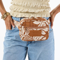 ALOHA COLLECTION HIP PACK / HOLOMUA HARDING / SANDSTONE TOFFEE