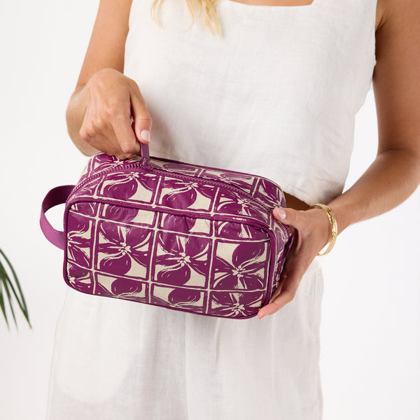 ALOHA COLLECTION DOPP KIT / LATTICE / SANDSTONE PLUM