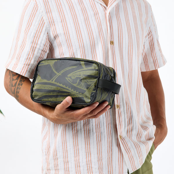 ALOHA COLLECTION DOPP KIT / AHI / BLACK OLIVE