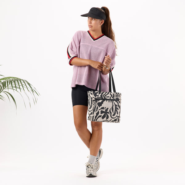 ALOHA COLLECTION GO-TO TOTE / FLOAT / BLACK SANDSTONE