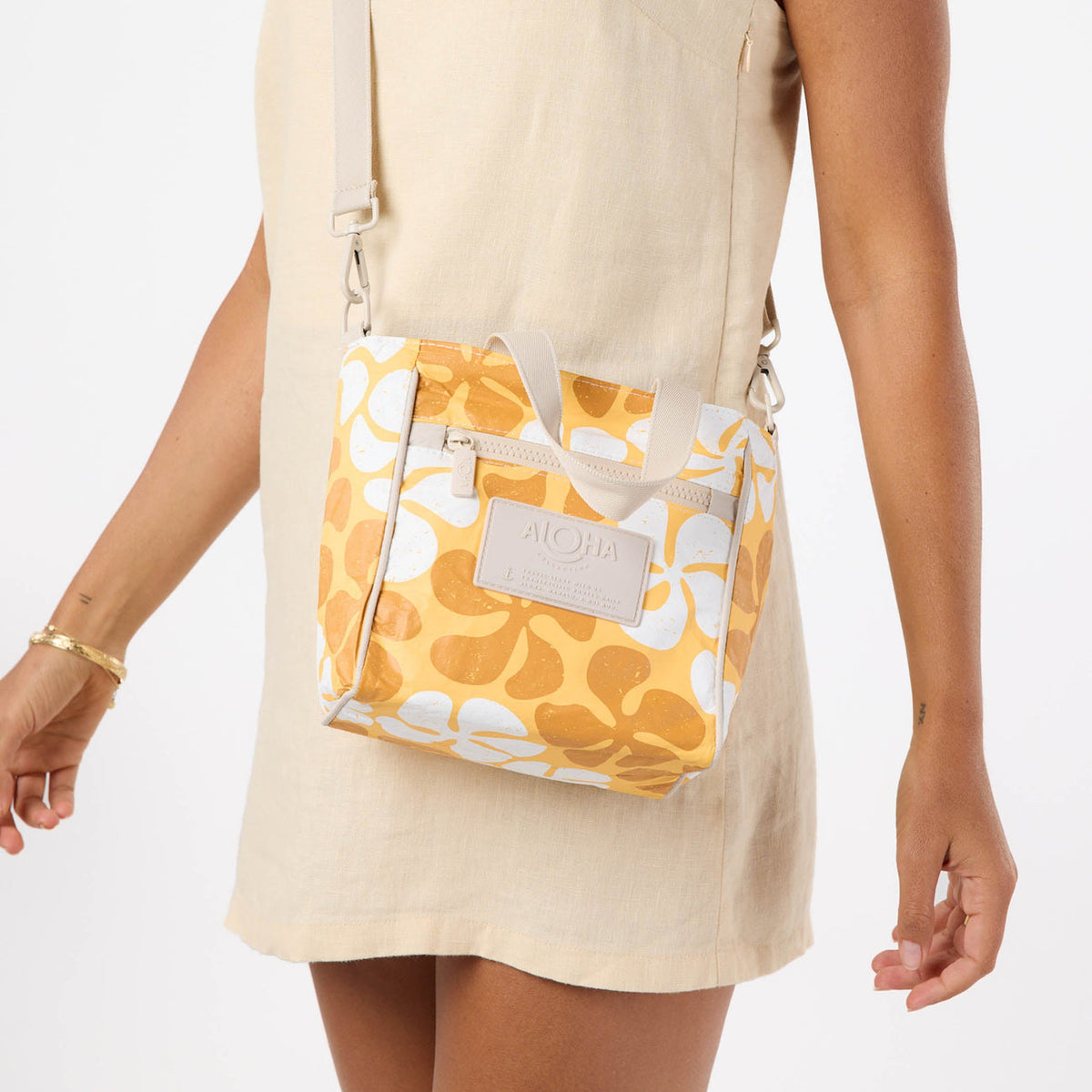 ALOHA COLLECTION CROSSBODY / FUNKY PLUMERIA / HONEY