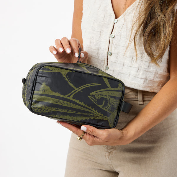 ALOHA COLLECTION DOPP KIT / AHI / BLACK OLIVE