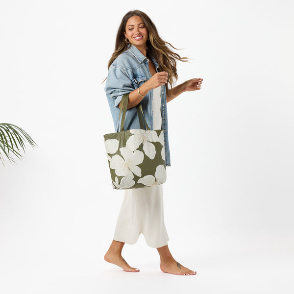ALOHA COLLECTION REVERSIBLE TOTE / MARKETSTRIPE / OLIVE SANDSTONE
