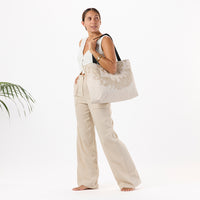 ALOHA COLLECTION HOLO HOLO / PLUMERIA LEI / SANDSTONE BLACK