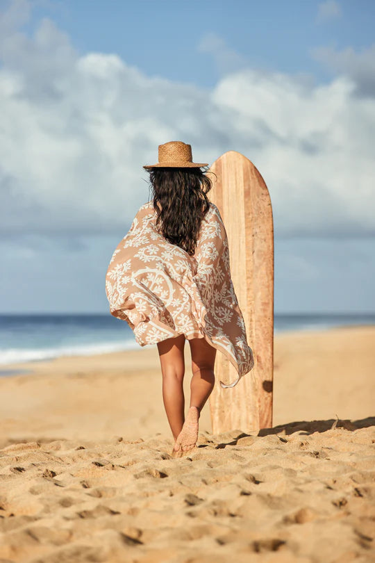 ALOHA DE MELE PAREO - NAUPAKA KAHAKAI