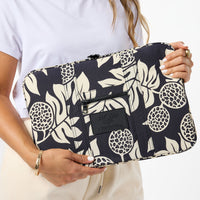 ALOHA COLLECTION LAPTOP CASE / HOLOMUA / BLACK SANDSTONE