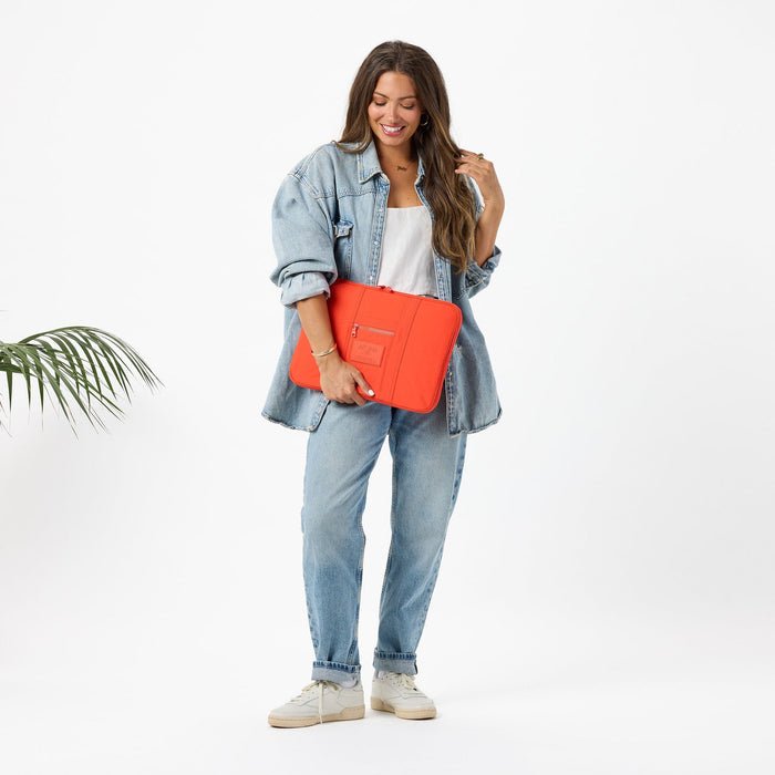 ALOHA COLLECTION LAPTOP CASE / MONOCHROME / RED HAUTE