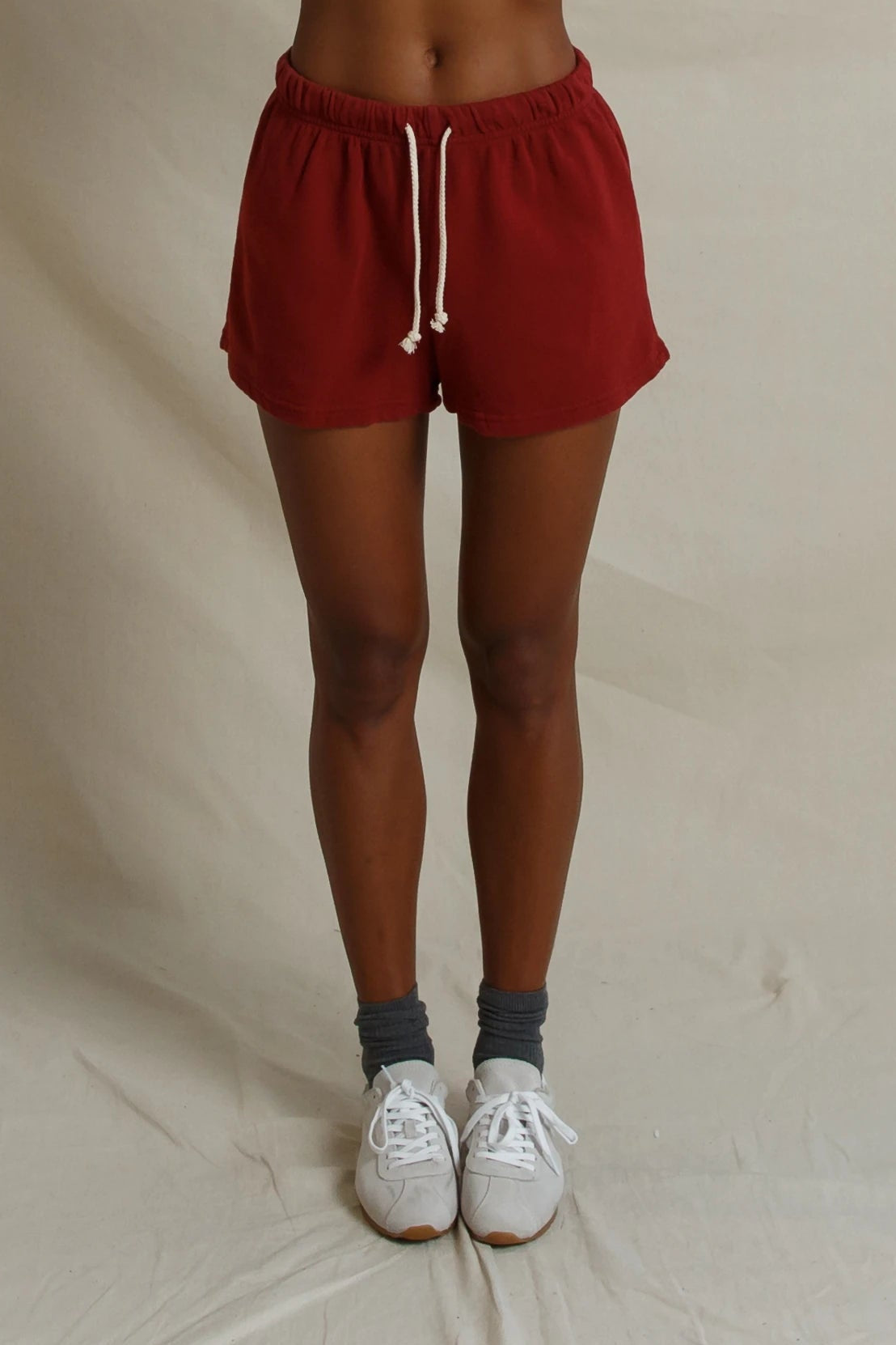 PERFECT WHITE TEE THE LAYLA SWEATSHORTS - RUBY RED B12