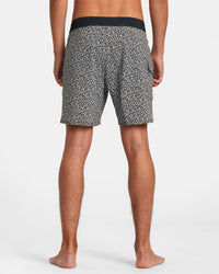 RVCA RESTLESS BOARDSHORTS 17" - BLK