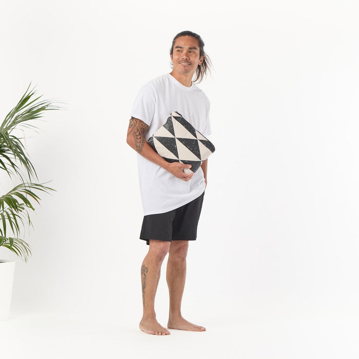 ALOHA COLLECTION MID / KONA NUI / BLACK SANDSTONE
