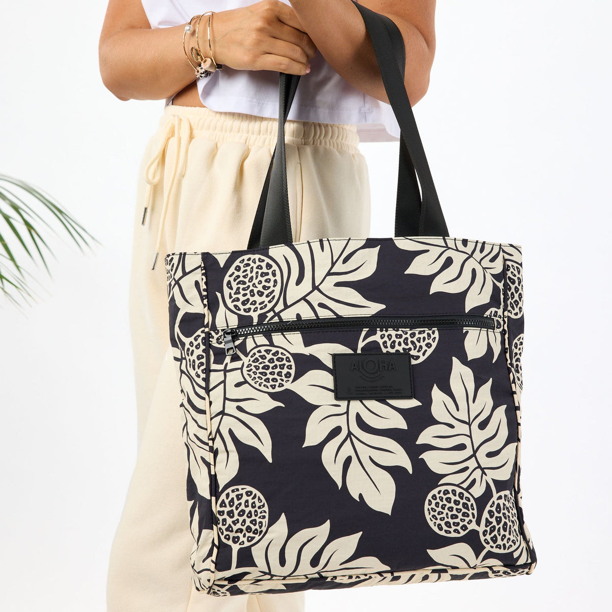 ALOHA COLLECTION DAILY TOTE / HOLOMUA / SAND BLACK