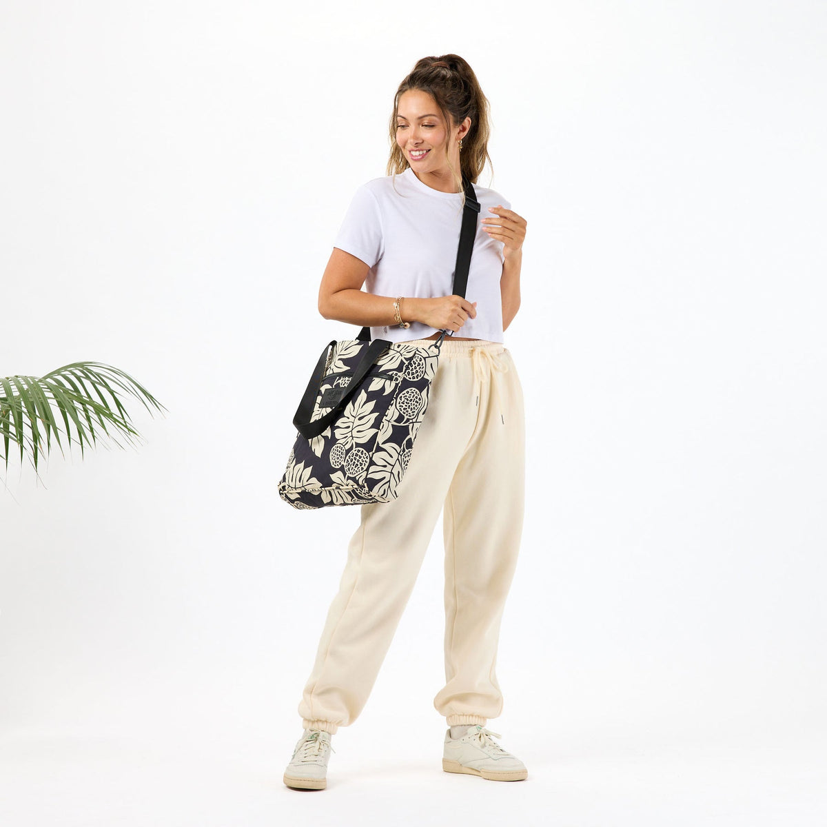 ALOHA COLLECTION DAILY TOTE / HOLOMUA / SAND BLACK