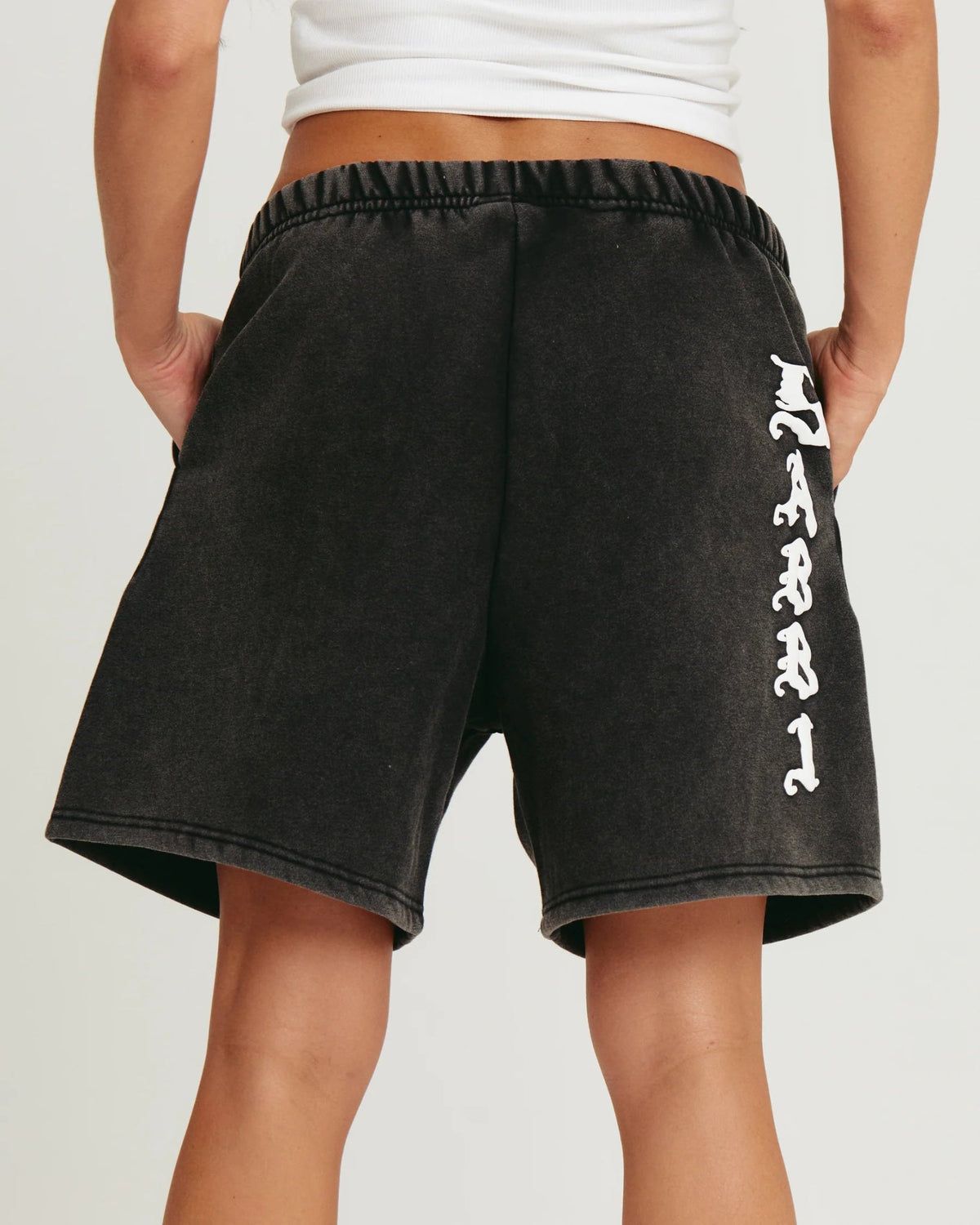 SABBI HAPPY HIBISCUS SHORTS - BLACK