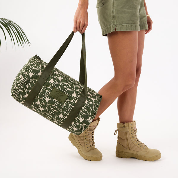 ALOHA COLLECTION SPORTY DUFFLE / LATTICE / OLIVE