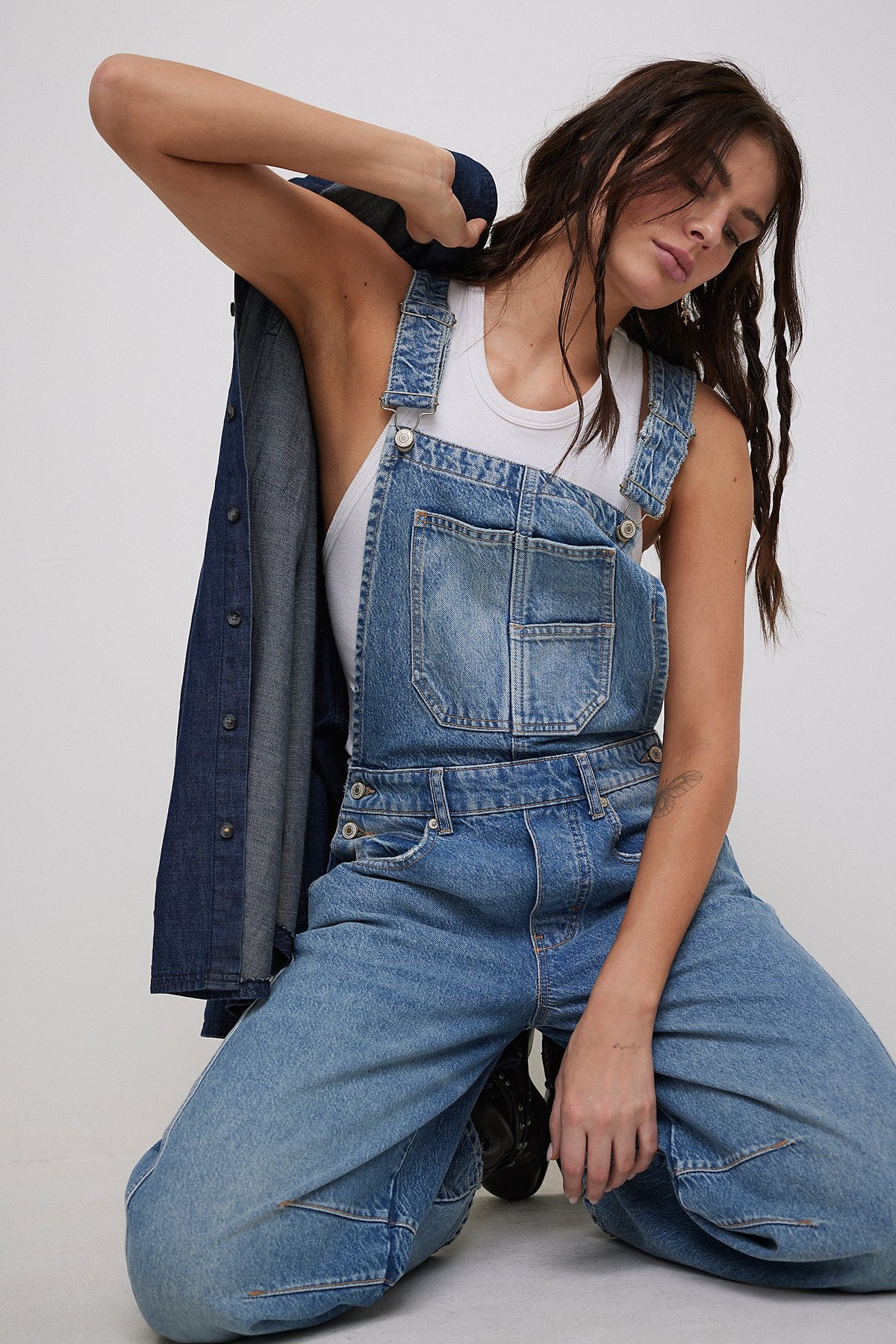 FREE PEOPLE WE THE FREE GOOD LUCK BARREL OVERALLS - ULTRA LIGHT BEAM 2030