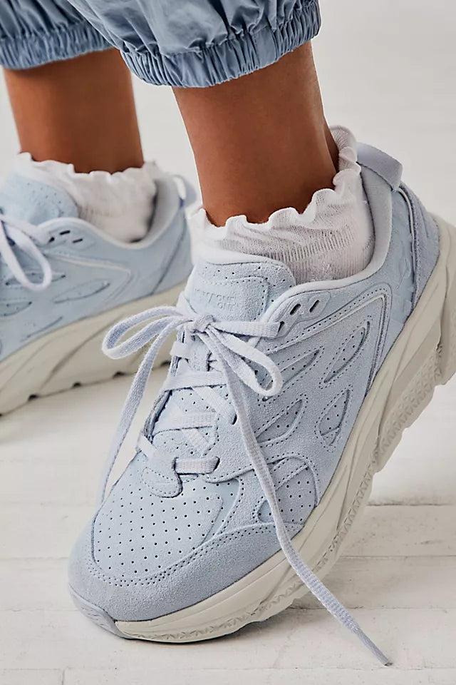 FREE PEOPLE MOVEMENT RUFFLE SNEAKER SOCKS - WHT