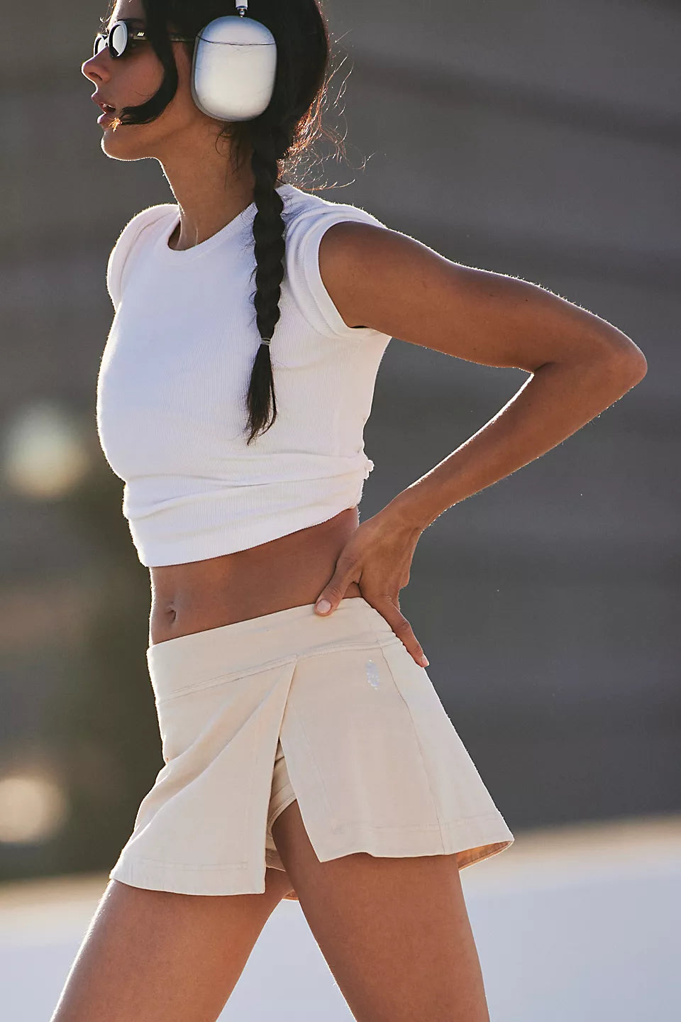FREE PEOPLE HOT SHOT MINI SKORT - CAPPUCINO 7086