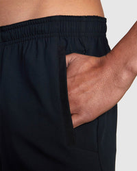 RVCA YOGGER STRETCH ELASTIC SHORTS 17" - BLK