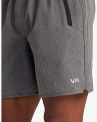 RVCA YOGGER STRETCH ATHLETIC SHORTS 17" - CCH