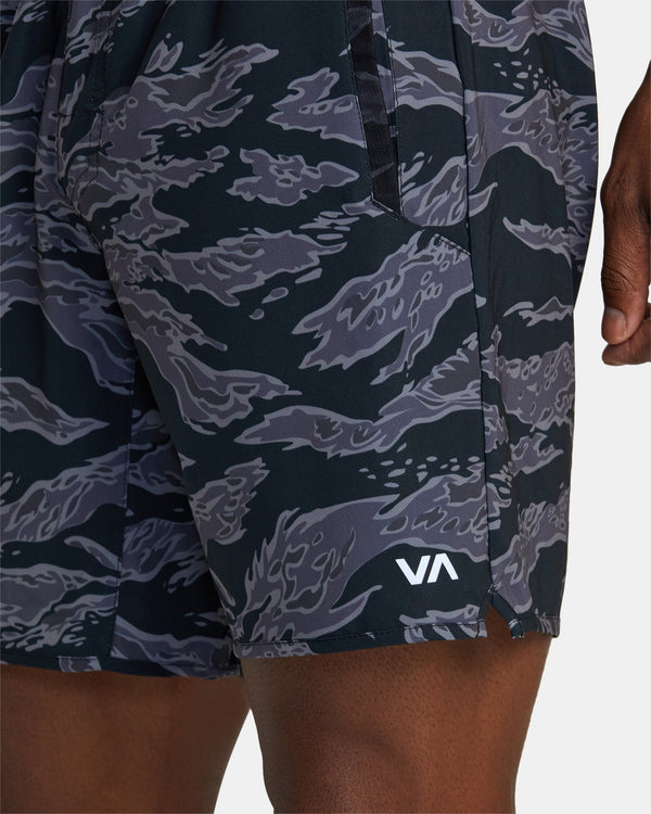 RVCA YOGGER STRETCH ATHLETIC SHORTS 17' - KPV6