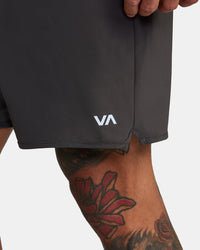 RVCA YOGGER STRETCH ATHLETIC SHORTS 17' - SLT