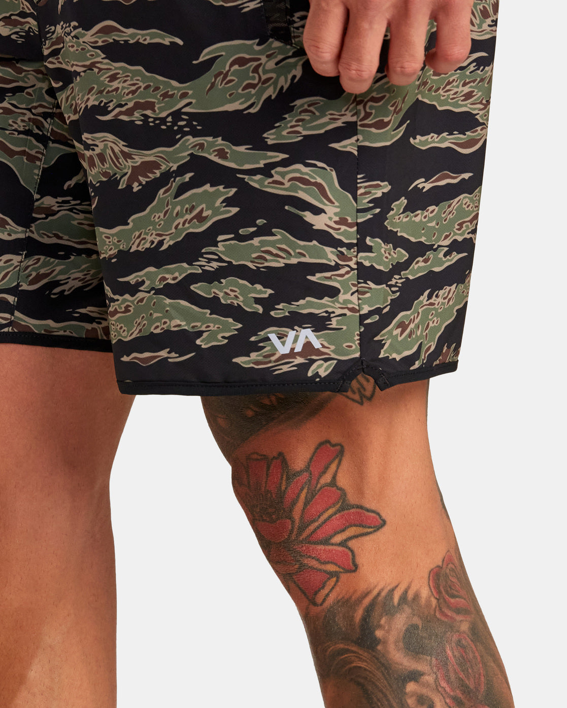 RVCA YOGGER STRETCH ELASTIC SHORTS 17" - TMV6