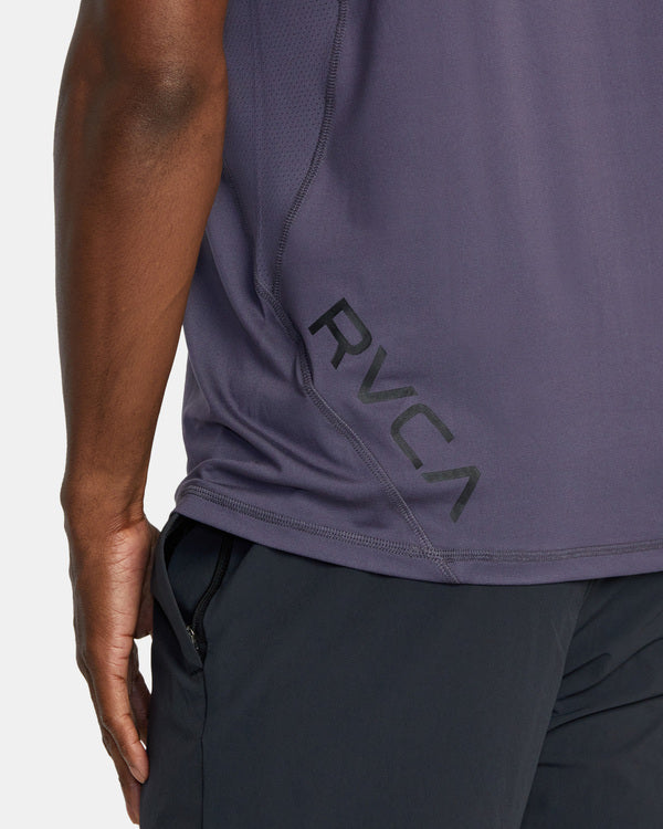 RVCA SPORT VENT PERFORMANCE TEE - KRB0