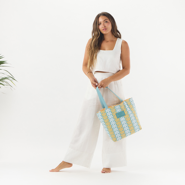 ALOHA COLLECTION REVERSIBLE TOTE / LEI LIFE / HONEY/TIDE