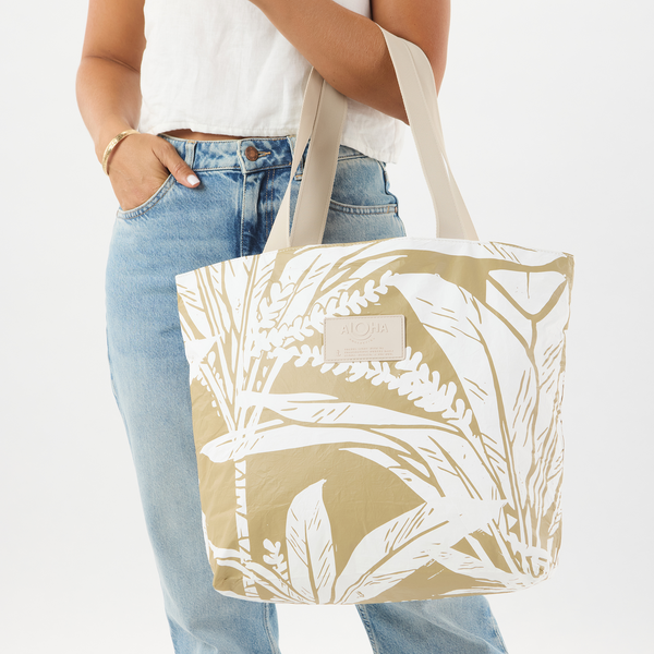 ALOHA COLLECTION DAY TRIPPER / TI LEAF / LATTE