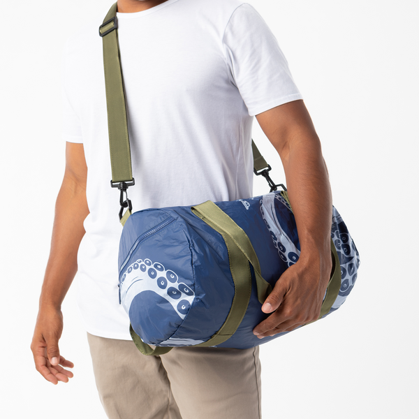 ALOHA COLLECTION DUFFLE / HE'E / NAVY ON ARTIC